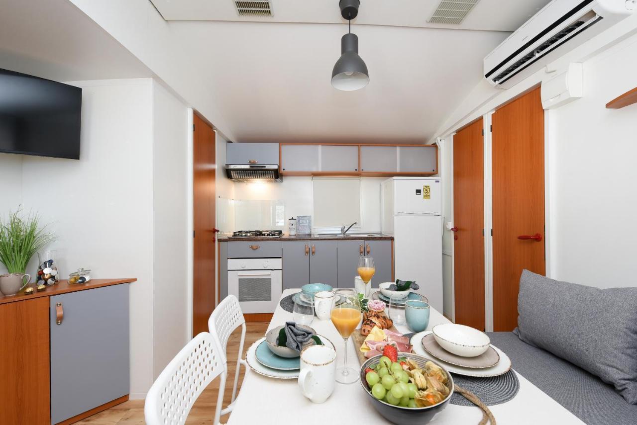 Ždrelac Mia Mobile Home With Jacuzzi מראה חיצוני תמונה