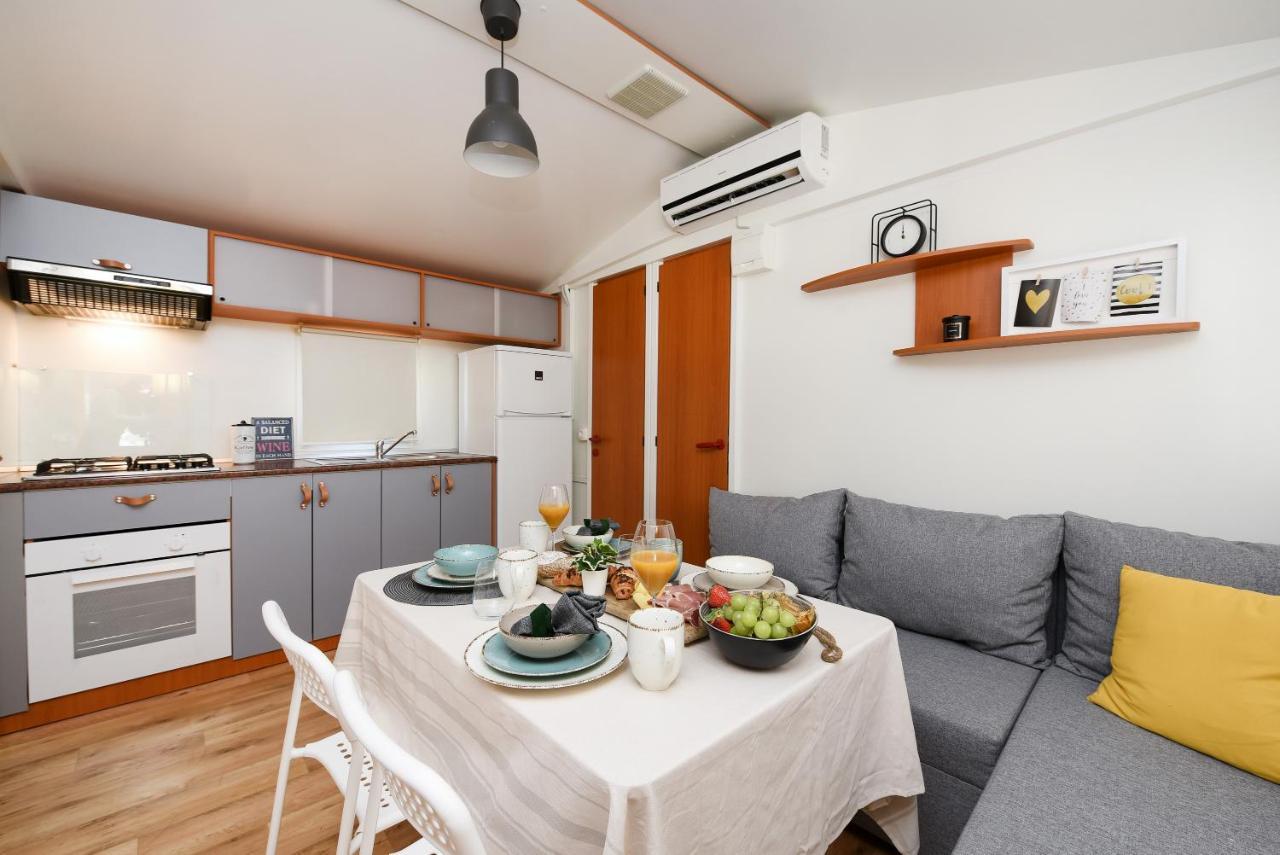 Ždrelac Mia Mobile Home With Jacuzzi מראה חיצוני תמונה